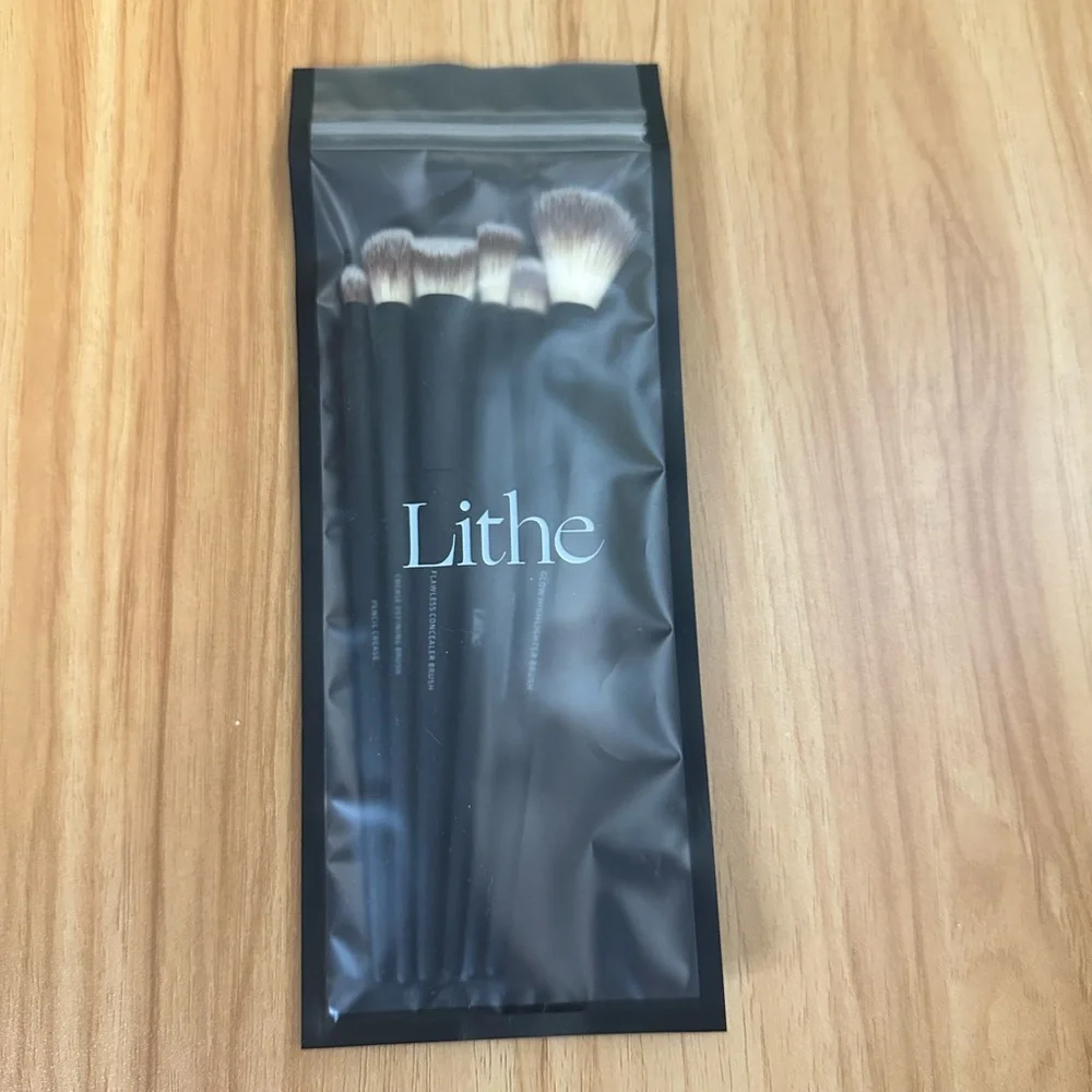 LITHE Beauty Everyday Brush Set - Picture 2 of 8